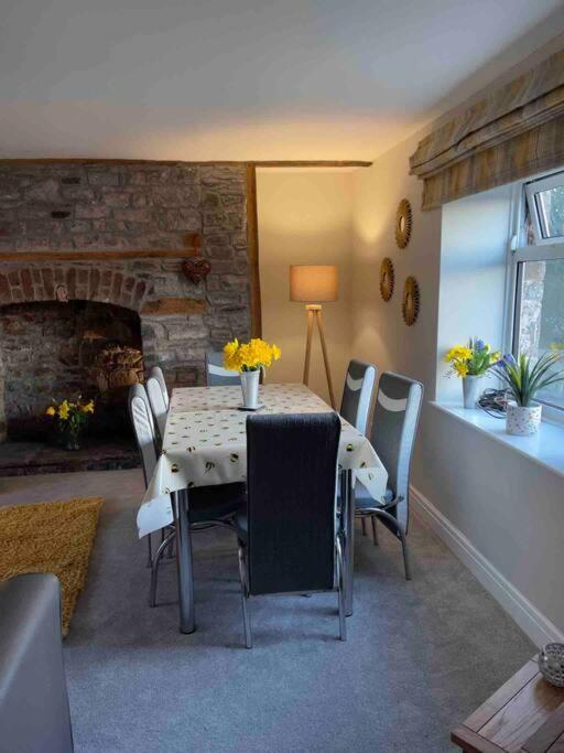 Yew Tree Cottage, 3 Bedroom, 4 Church Row Defynnog Devynock Екстериор снимка